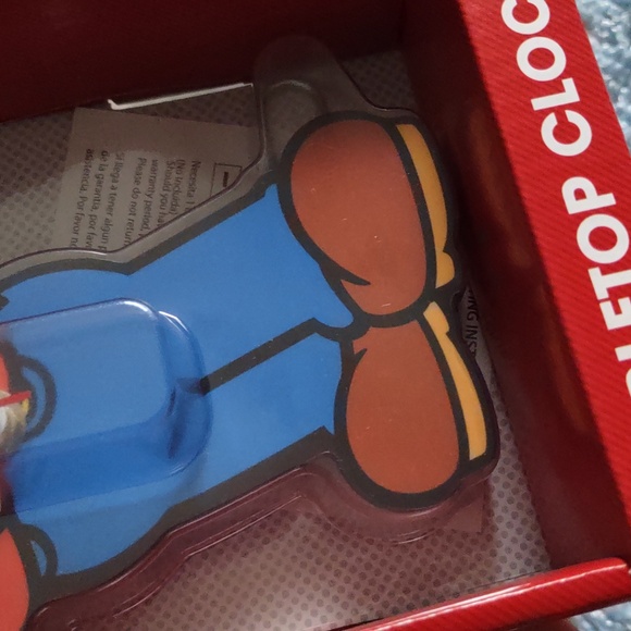 Super Mario Tabletop Clock - Picture 8 of 9
